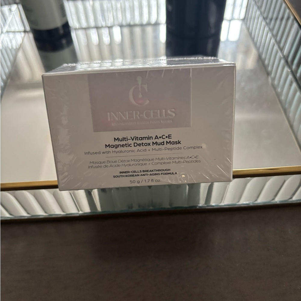 INNER-CELLS Multi-Vitamin A+C+E Magnetic Detox Mud Mask - White/Silver Box